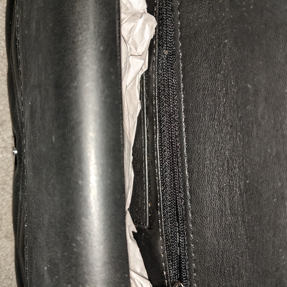 Sondra Roberts Squared bag. - Picture 6 of 10